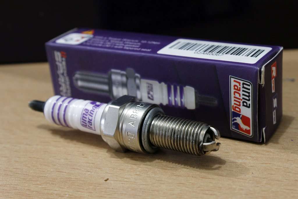 Utech Iridium Spark Uma Racing Laser Iridium Utech Iridium Spark Uma Racing Laser Iridium