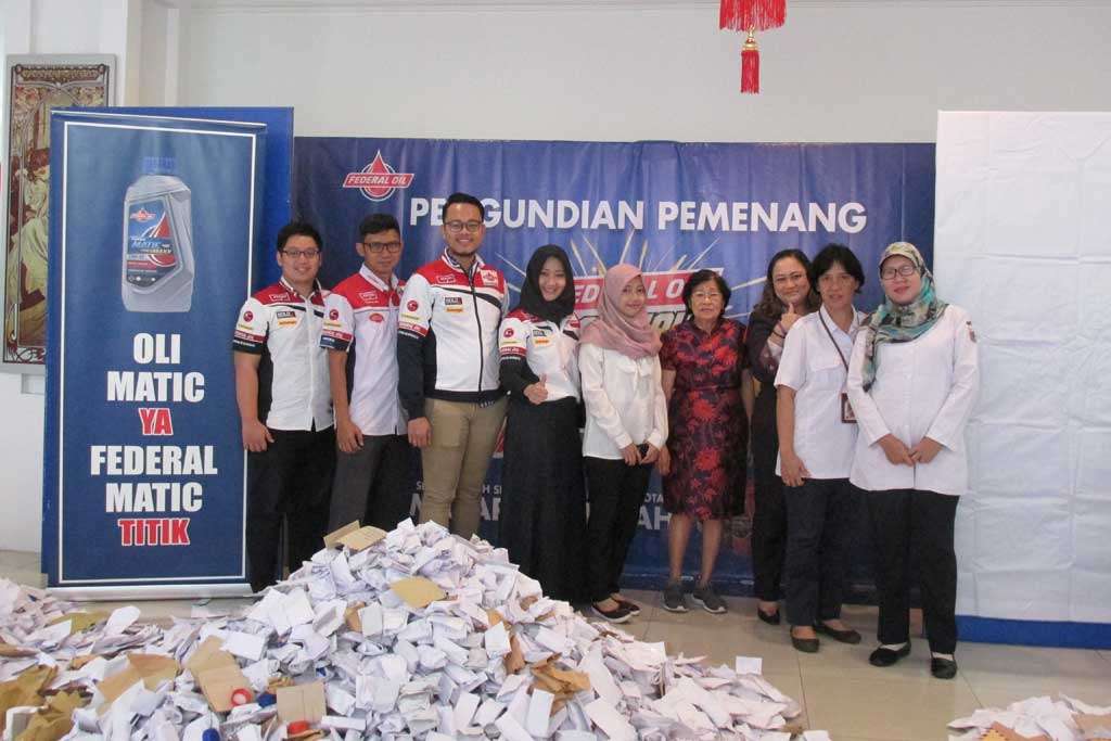 Pengguna Federal Oil di Ciamis Menangi Hadiah Rp 888.888.888 Pengguna Federal Oil di Ciamis Menangi Hadiah Rp 888.888.888