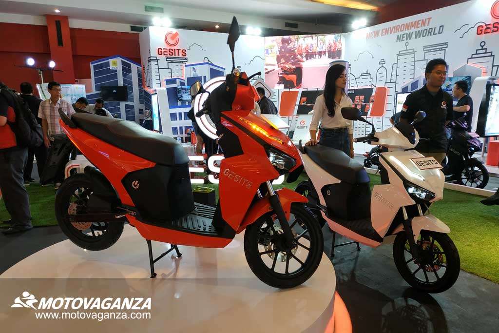 Gesits Terima 1.200 SPK di Telkomsel IIMS 2019 Gesits Terima 1.200 SPK di Telkomsel IIMS 2019