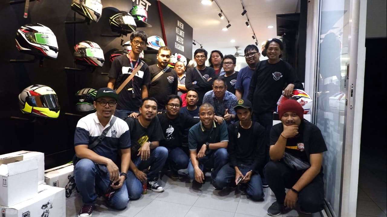 NAVARO Gelar Buka Puasa dan Edukasi Helm untuk Mudik NAVARO Gelar Buka Puasa dan Edukasi Helm untuk Mudik