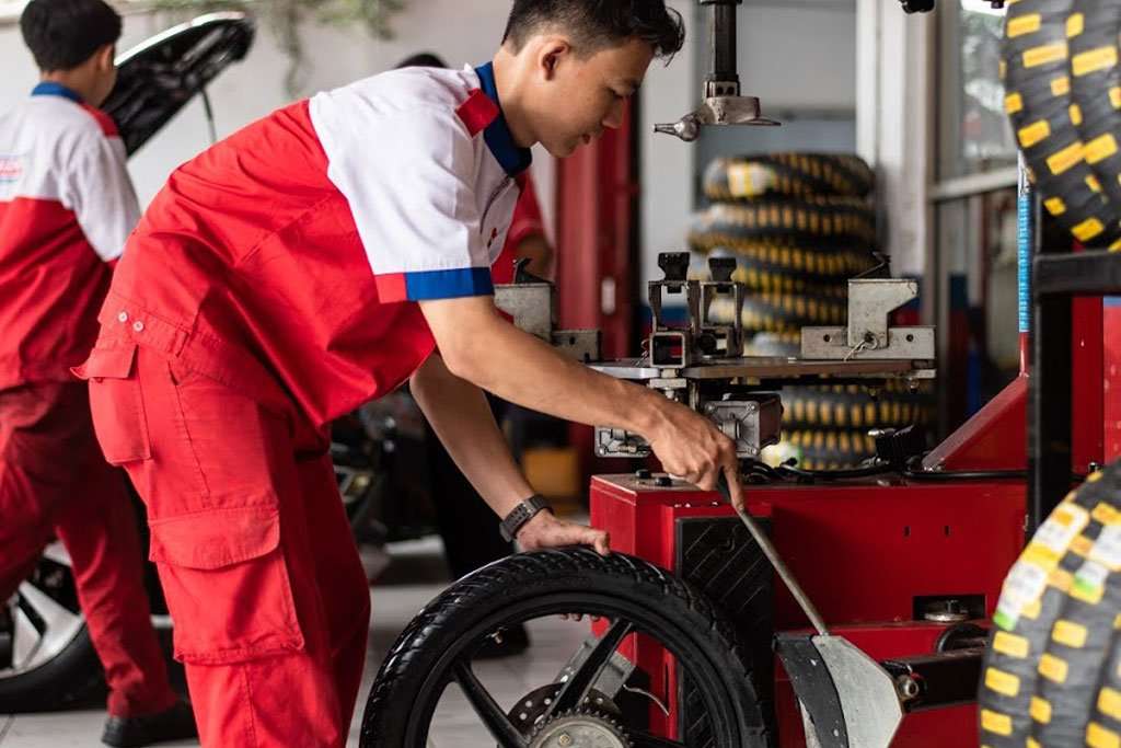  Ganti  Ban Oli dan Aki  Coba Simak Promo Shop  Bike Ini