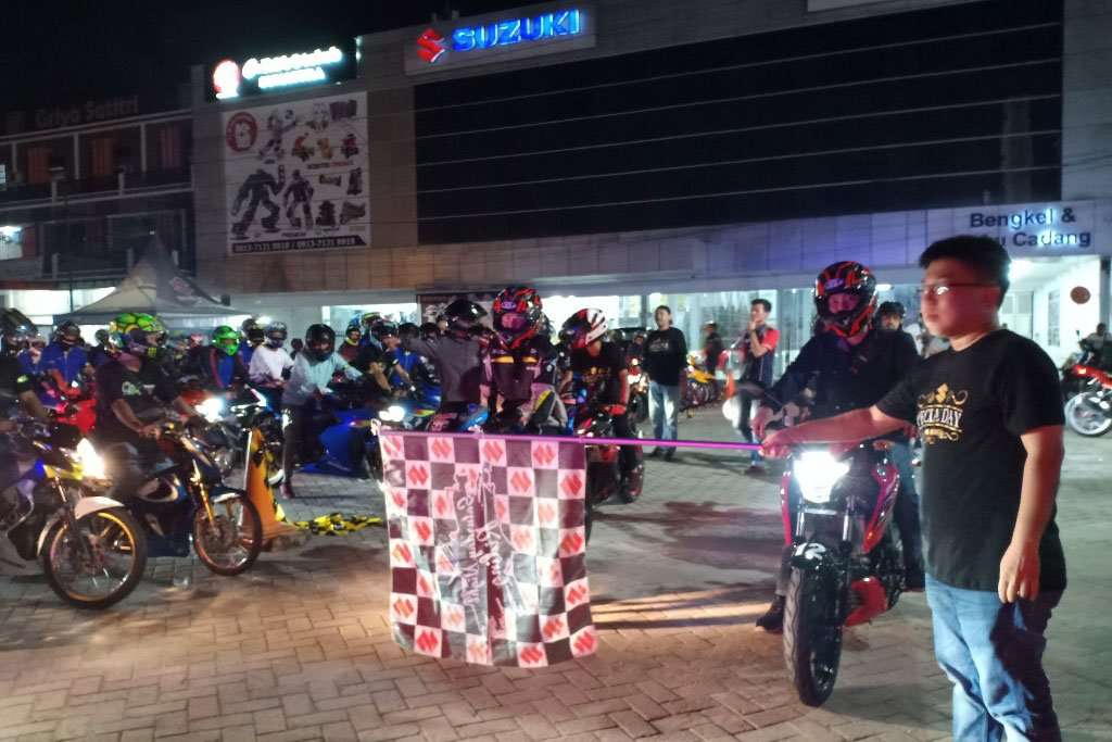 350 Bikers Meriahkan Suzuki Saturday Night Ride di Pekanbaru 350 Bikers Meriahkan Suzuki Saturday Night Ride di Pekanbaru