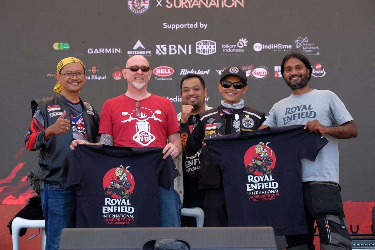 Dua Penjelajah Dunia Berbagi Pengalaman di Jambore Internasional Royal Enfield Dua Penjelajah Dunia Berbagi Pengalaman di Jambore Internasional Royal Enfield