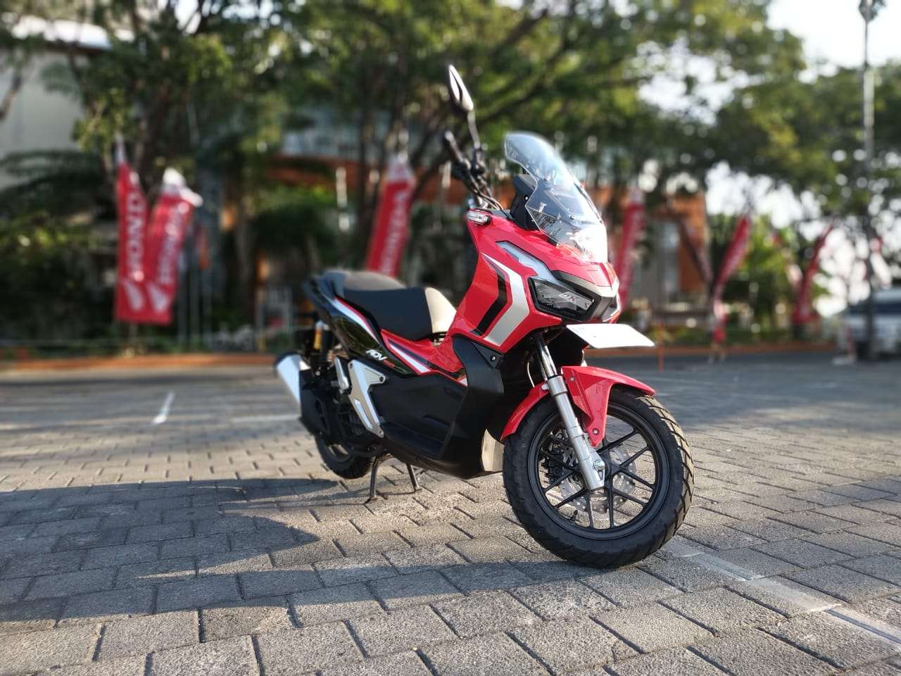 8 Aksesoris yang Bikin Honda ADV150 Makin Ganteng 8 Aksesoris yang Bikin Honda ADV150 Makin Ganteng
