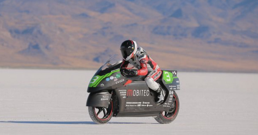 Melaju 293 Km/Jam Motor Listrik Pecahkan Rekor Kecepatan di Darat Melaju 293 Km/Jam Motor Listrik Pecahkan Rekor Kecepatan di Darat