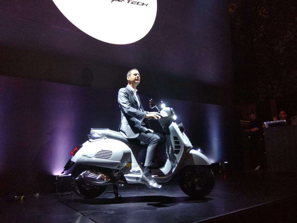 Beli Vespa GTS Super Tech 300 HPE Melalui Adira Finance Dapat Bunga 0% Beli Vespa GTS Super Tech 300 HPE Melalui Adira Finance Dapat Bunga 0%