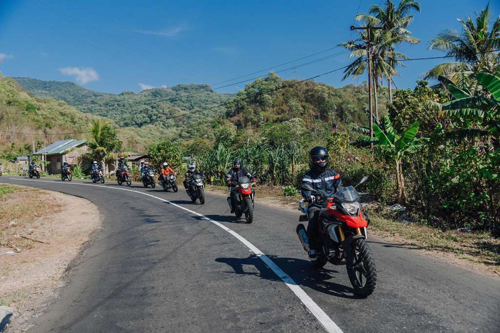 Aksi Enduro Motorbaik Adventure 2019 di Pulau Komodo dan Labuan Bajo Aksi Enduro Motorbaik Adventure 2019 di Pulau Komodo dan Labuan Bajo