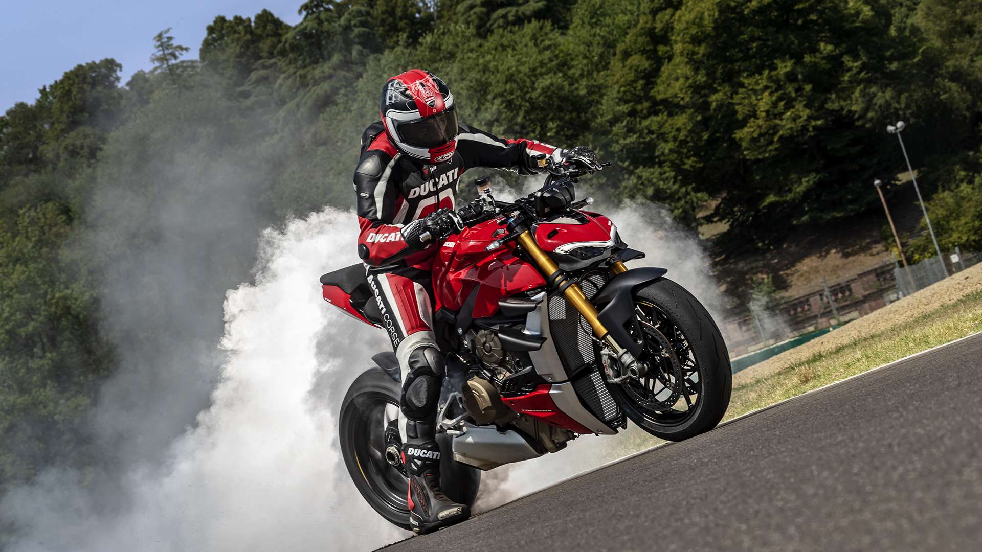 Kelebihan Ducati Street Fighter V4 untuk Melawan Kawasaki Z H2 Kelebihan Ducati Street Fighter V4 untuk Melawan Kawasaki Z H2