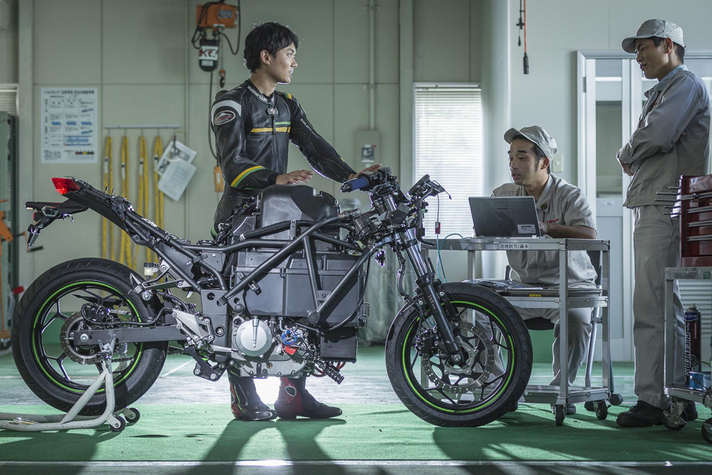 Ini Dia Motor Listrik Kawasaki EV Endeavour Ini Dia Motor Listrik Kawasaki EV Endeavour