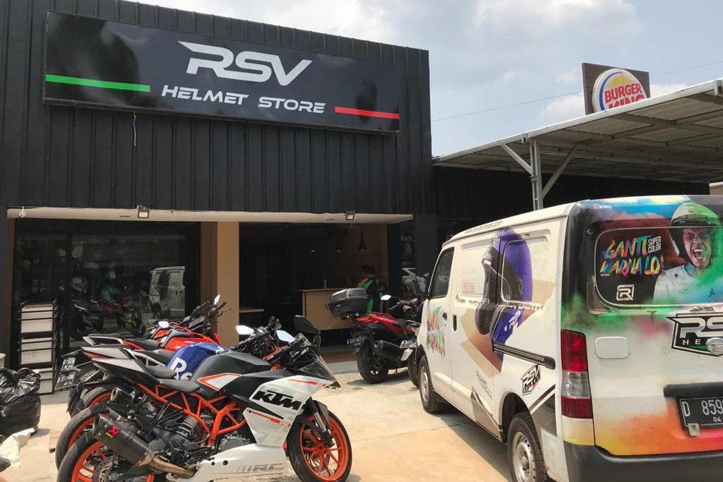 RSV Helmet Tutup Seluruh Gerai Demi Cegah COVID-19 RSV Helmet Tutup Seluruh Gerai Demi Cegah COVID-19