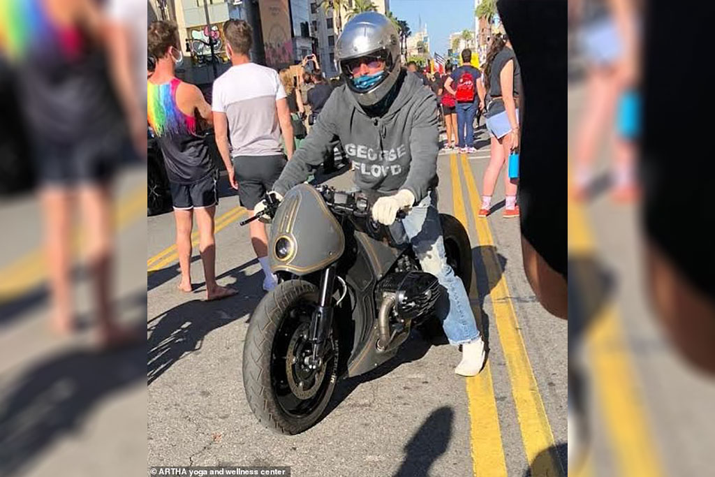 Ikut Aksi Protes George Floyd, Brad Pitt Tunggani Motor Custom Ikut Aksi Protes George Floyd, Brad Pitt Tunggani Motor Custom