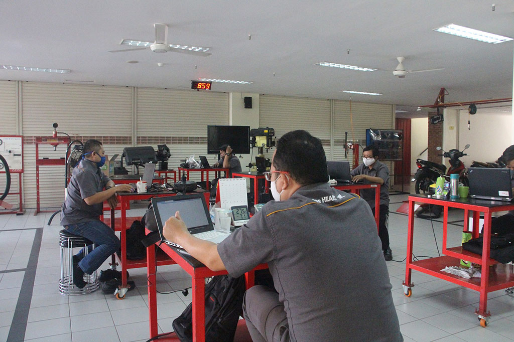 Perkuat Kualitas Pendidikan Vokasi, AHM Beri Pelatihan 1.387 Guru SMK Perkuat Kualitas Pendidikan Vokasi, AHM Beri Pelatihan 1.387 Guru SMK
