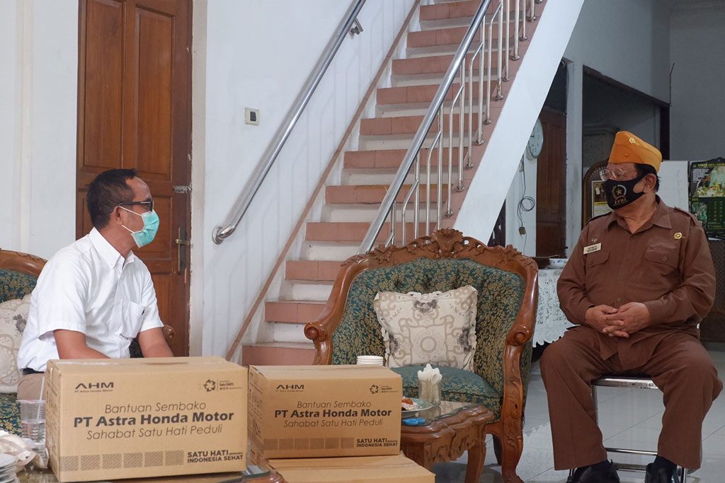 AHM Bagikan 1.000 Paket Merdeka untuk Para Veteran AHM Bagikan 1.000 Paket Merdeka untuk Para Veteran