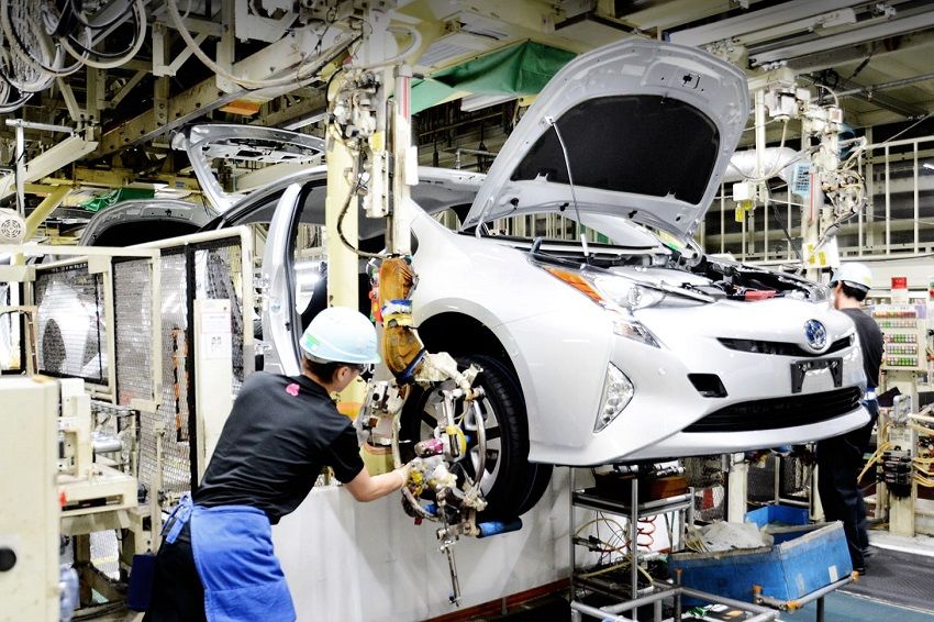 Toyota Sends Aid, Stops Production in China over Coronavirus Outbreak toyota production plant