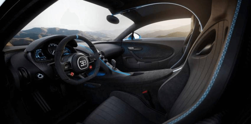 Bugatti Chiron Pur Sport in blue, interior