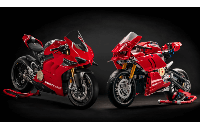 Excitement and fun with the Ducati Panigale V4 R LEGO® Technic™