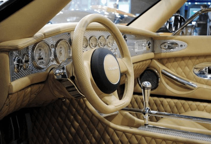 spyker c8 interior