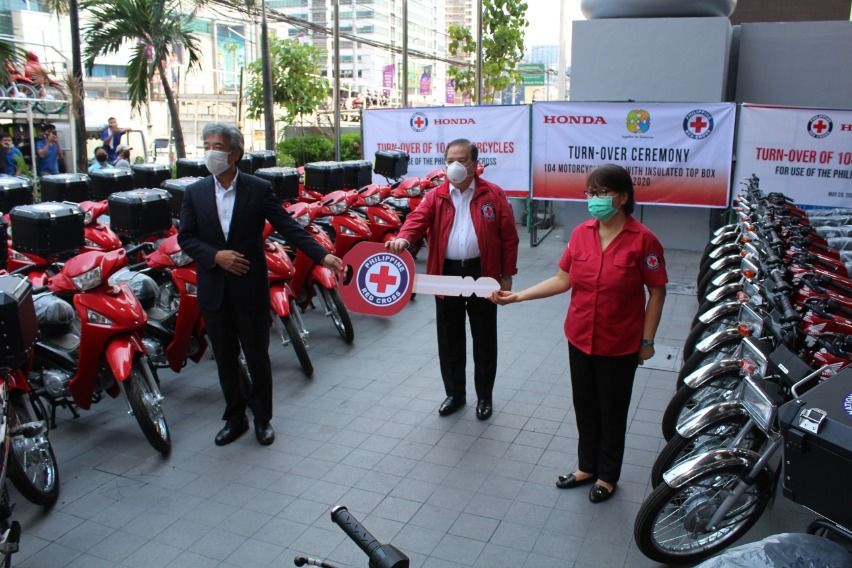 Ph Red Cross Recognizes Honda Foundation For 104 Motorcycle Donation