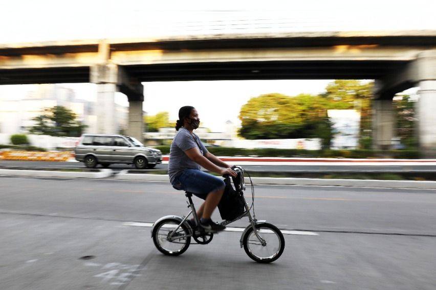 Cyclists 