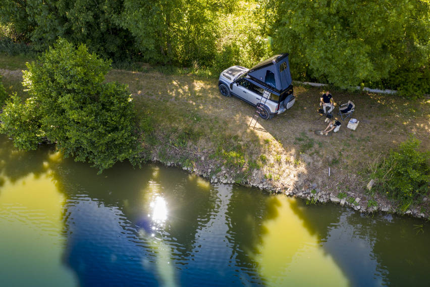 Land Rover Defender 110