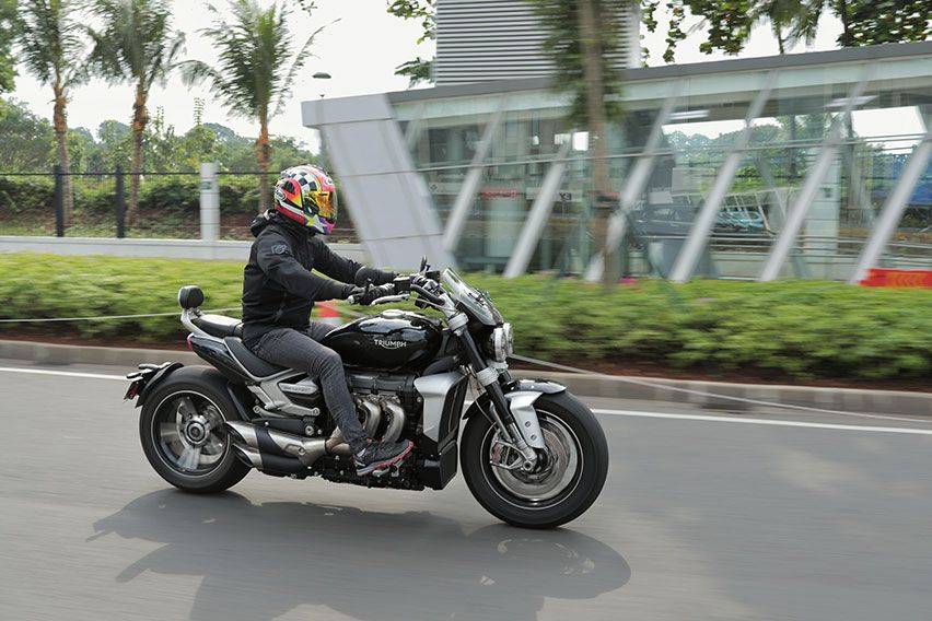 Triumph rocket store 3 harga