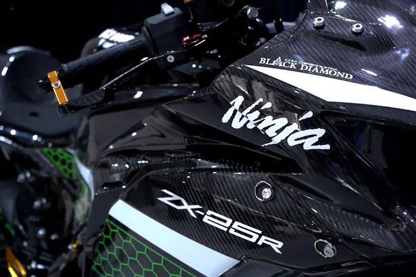 Kawasaki-ZX-25R