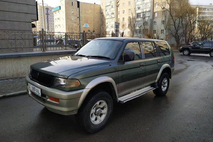 Mitsubishi Pajero Sport 1st generation