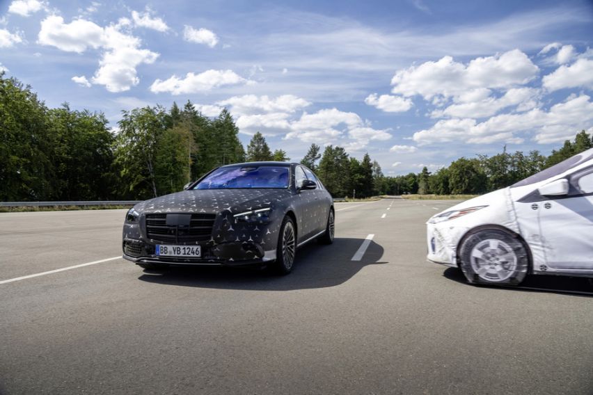 Mercedes-Benz equips new S-Class with top latest safety tech Mercedes-Benz equips new S-Class with top latest safety tech