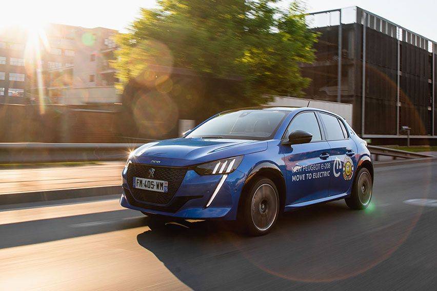 Peugeot e-208