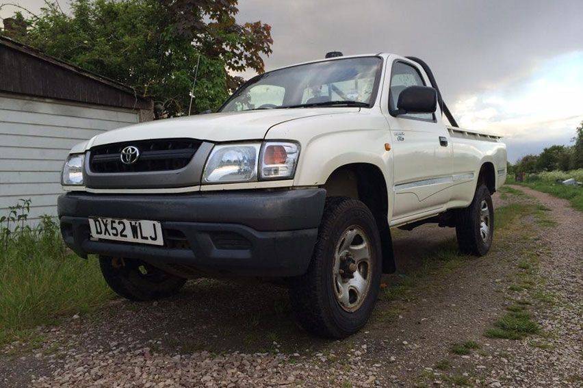 Toyota Hilux Generasi 6