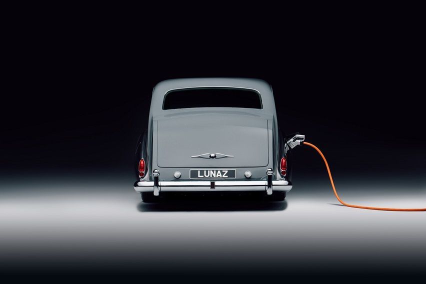 Lunaz Transforms 1960 Rolls-Royce Silver Cloud II Into An EV For