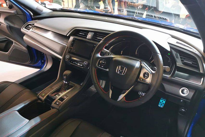 Honda Civic Hatchback RS interior