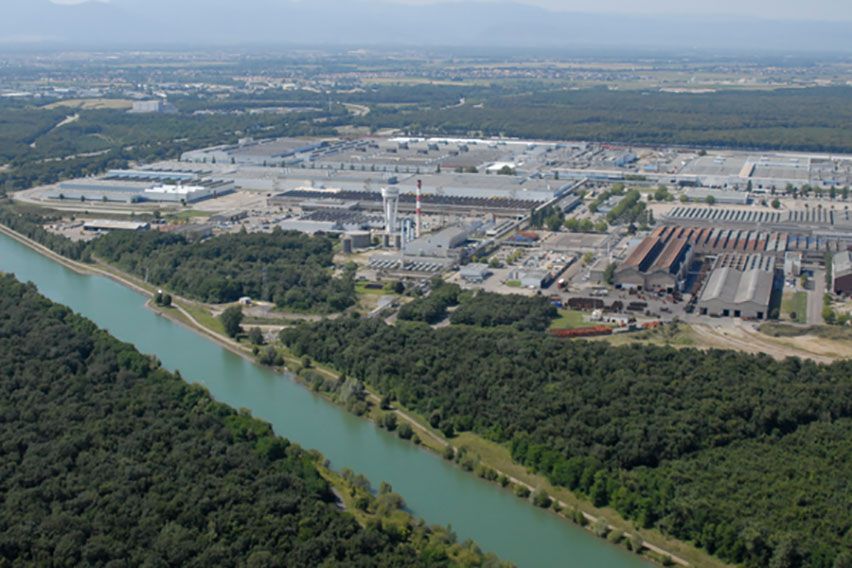 Peugeot produksi masker