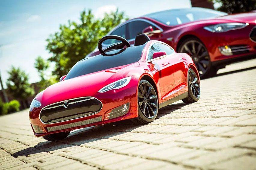 Radio Flyer Tesla Model S