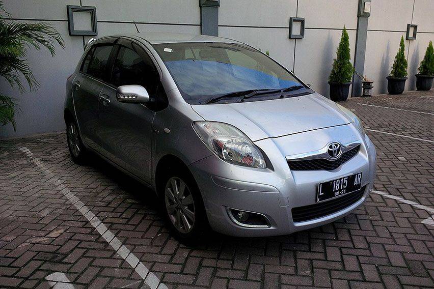 Toyota Yaris E 2011