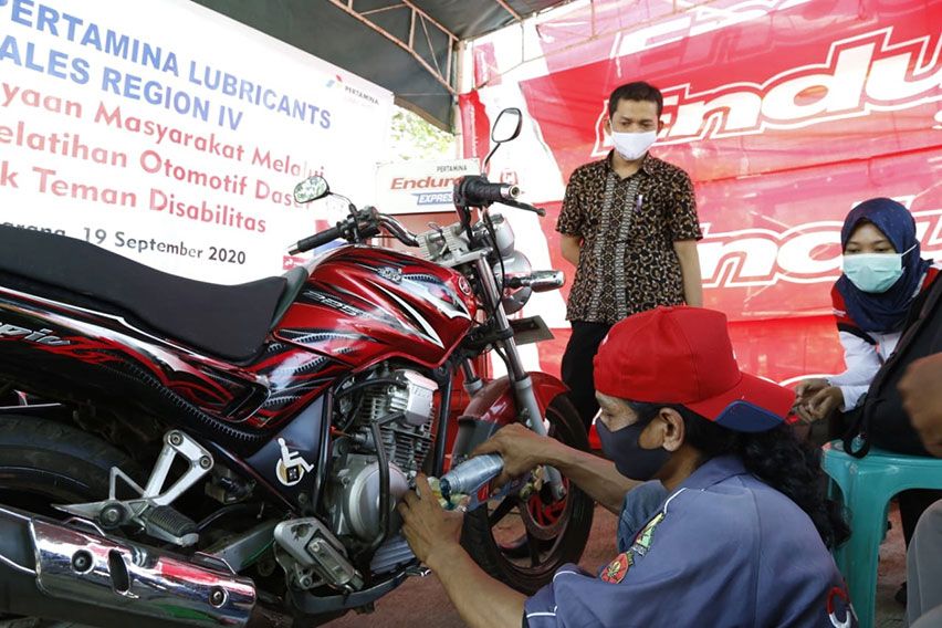 Hadapi Pandemi Covid-19, Pertamina Lubricants Dukung Bengkel Difabel Pertamina Lubricants bengkel