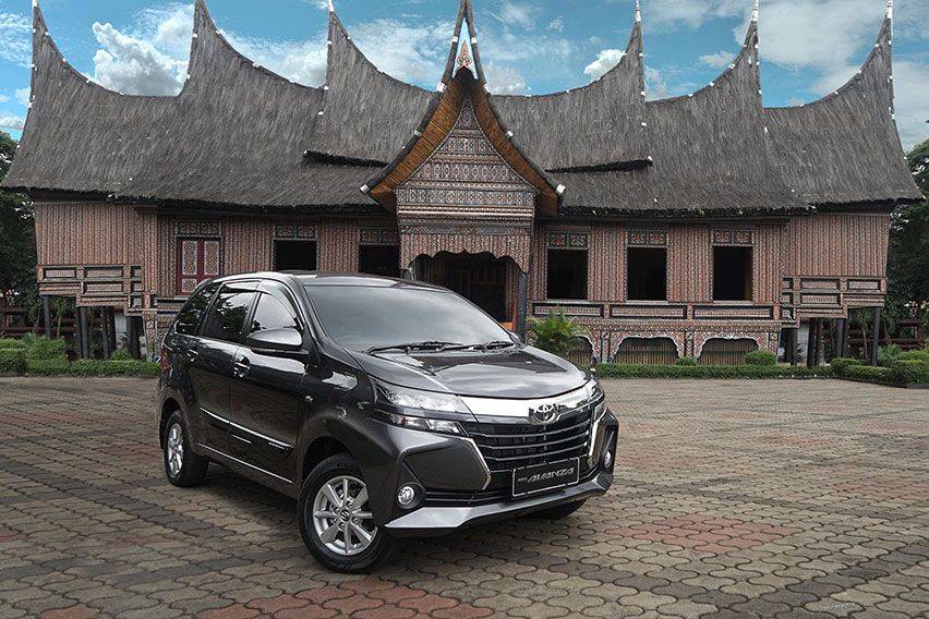  Car  Comparison Toyota Avanza  vs  Mitsubishi Xpander