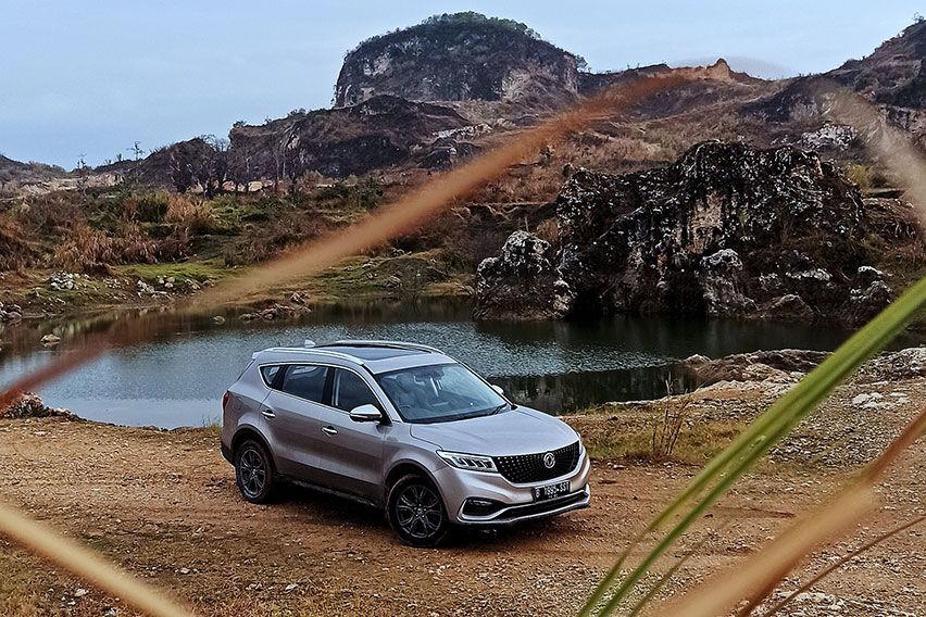 TEST DRIVE: DFSK Glory i-Auto, SUV dengan Paket Fitur Pelengkap (Part 1) TEST DRIVE: DFSK Glory i-Auto, SUV dengan Paket Fitur Pelengkap (Part 1)