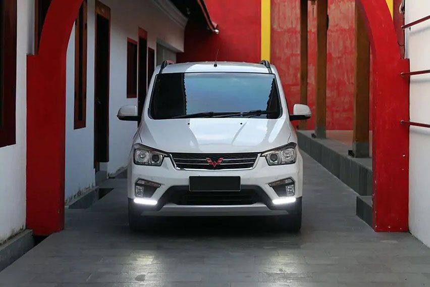 Wuling Confero S