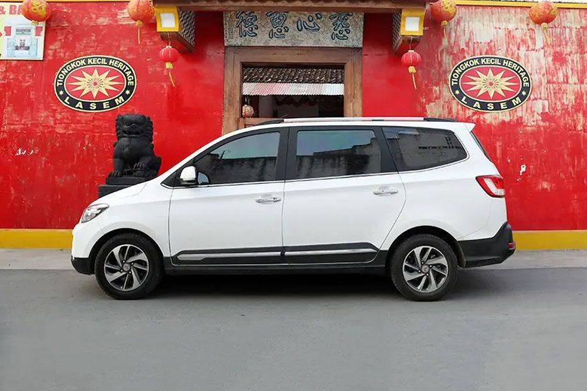 Wuling Confero S