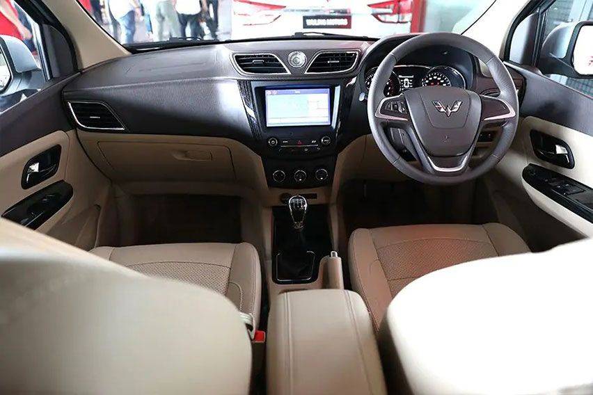 Wuling Confero S dashboard