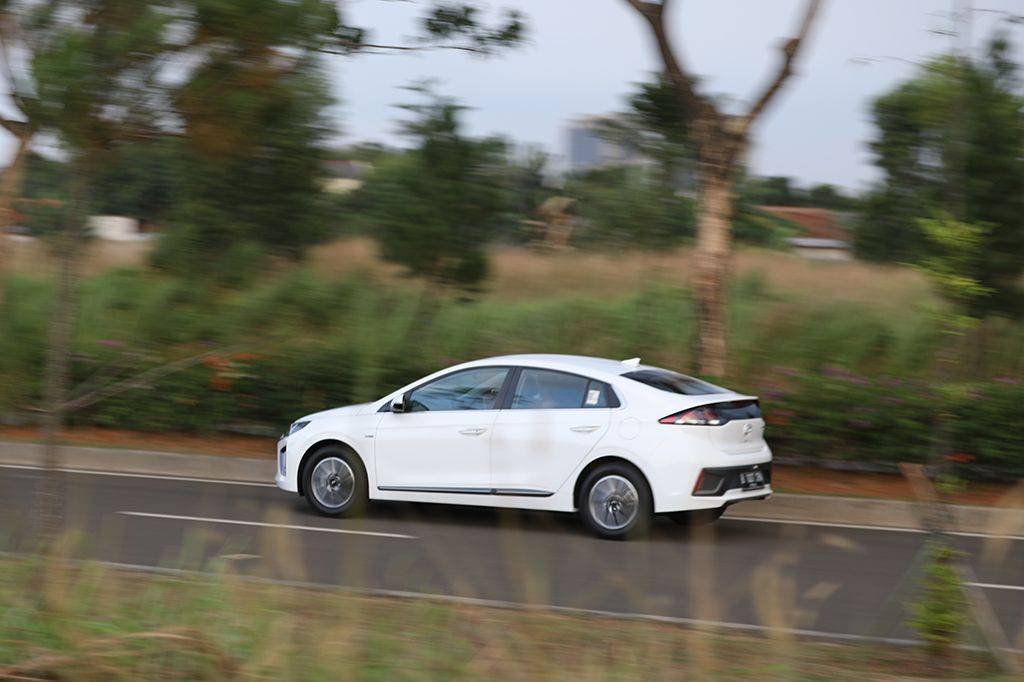 Review Hyundai Ioniq Indonesia