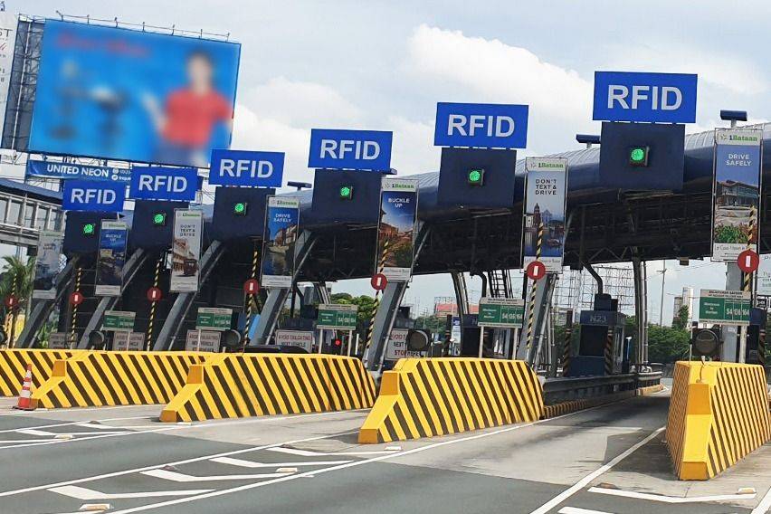 NLEX RFID lanes