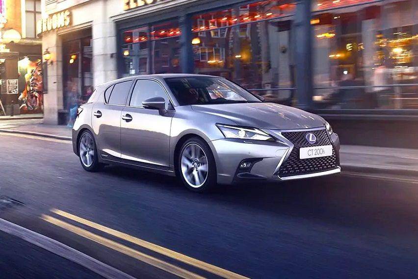 lexus ct200h -front-angle-low-view-812865