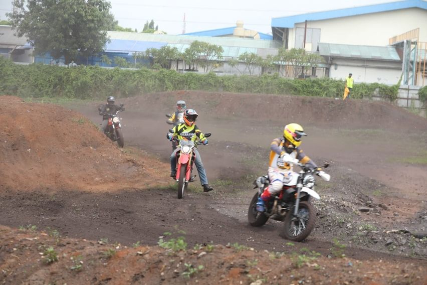 Hidden Valley Track, Sirkuit Motocross Tersembunyi di Jakarta Timur Hidden Valley Track, Sirkuit Motocross Tersembunyi di Jakarta Timur