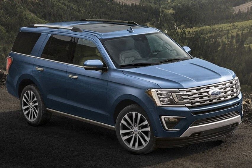 Cruising through the colors of the Ford Expedition