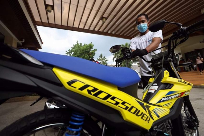 Suzuki PH gives away helmets, discounts on Raider J Crossover purchases this month     