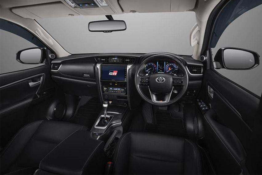 Interior toyota fortuner