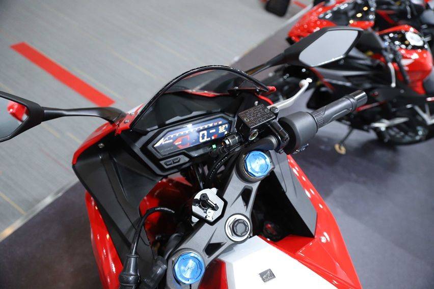 Honda CBR150R panel