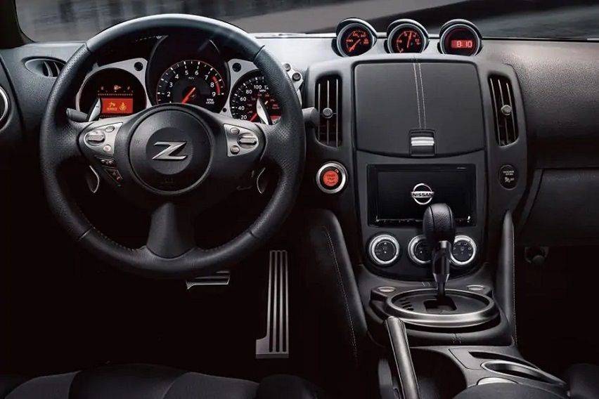 Nissan 370Z interior